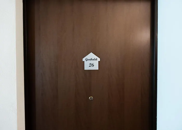 Garibaldi 26 * Stresa